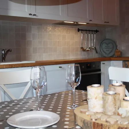 بيت للعطل Poolside Bliss Near *