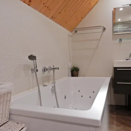 بيت للعطل Poolside Bliss Near