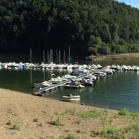 بيت للعطل Poolside Bliss Near Beaulieu (Cantal)